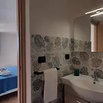 Alabianca Villa Vela