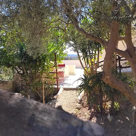 Alabianca Villa Vela
