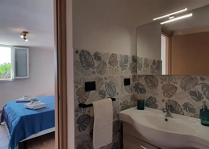 Alabianca Villa Vela